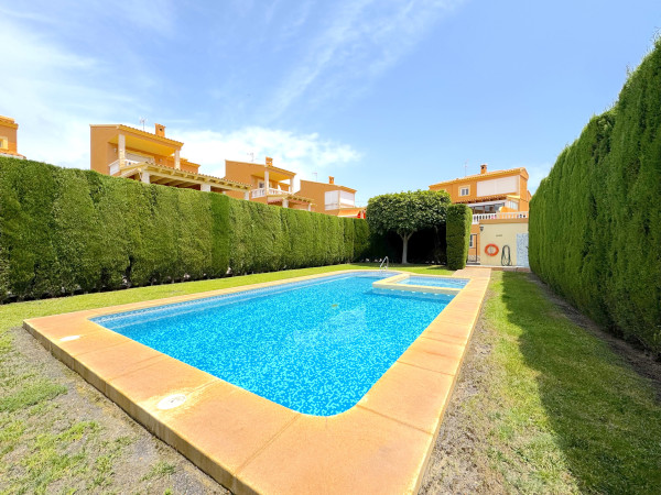 ESPECTACULAR CASA EN ZONA RESIDENCIAL 