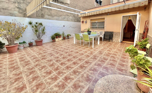 ESTUPENDA CASA EN VILLAJOYOSA CENTRO