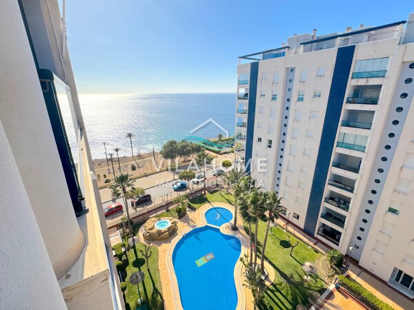 APARTAMENTO CON VISTAS AL MAR  EN RESIDENCIAL CON PISCINA